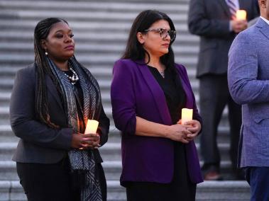 Representante demócrata de Michigan Rashida Tlaib durante una vigilia bipartidista para las víctimas y rehenes israelíes.
