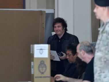 Javier Milei votando hoy.