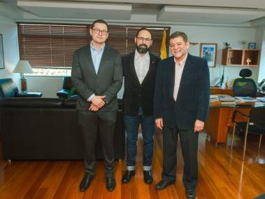 José Medardo Prieto y Antonio Jiménez tomaron posesión como expertos comisionados de la Creg