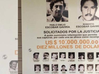 Este era el cartel de recompensas que las autoridades ofrecían por Pablo Escobar y sus sicarios.