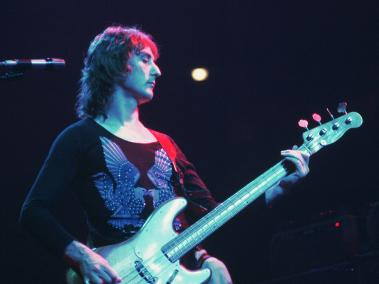Guitarrista Denny Laine, cofundador de The Wings junto a Paul McCartney