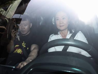 Keiko y Kenji Fujimori trasladándose al penal de Barbadillo.