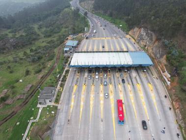 Este puente festivo salieron de Bogotá aproximadamente 910.000 vehículos, incluyendo automóviles y motocicletas.