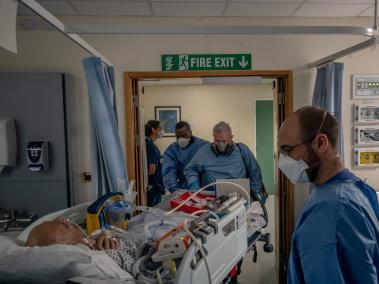NYT: El atraso en el NHS ahora es de 7.7 millones de cirugías, lo que ha aumentado desde el inicio de la pandemia.