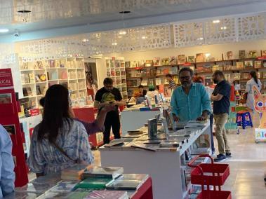 La librería Carmentea, Cantar del Llano es la única en América Latina apoyada por el Fondo de Cultura Económica que se halla en un poblado remoto y fronterizo.