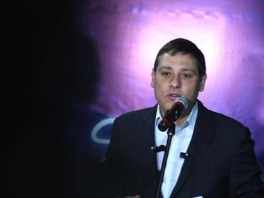 El ministro de las TIC, Mauricio Lizcano, realizó la apertura de la subasta de 5G