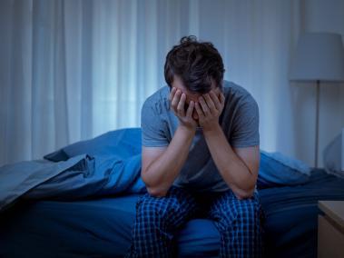 La causa más frecuente de insomnio son las alteraciones emocionales.