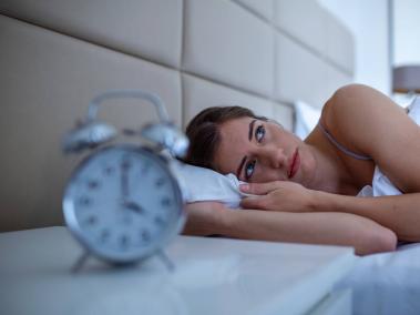 La causa más frecuente de insomnio son las alteraciones emocionales.