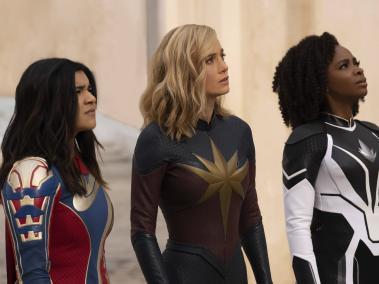 NYT: Iman Vellani, Brie Larson y Teyonah Parris en "The Marvels", la cinta con peor desempeño del universo Marvel.