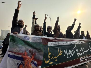 Manifestación contra el ataque iraní en Pakistán.