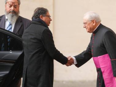 El presidente Gustavo Petro a su llegada al Vaticano.