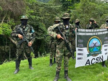 Autodefensas conquistadoras de la Sierra Nevada esperan concretar acuerdos de paz con el gobierno.