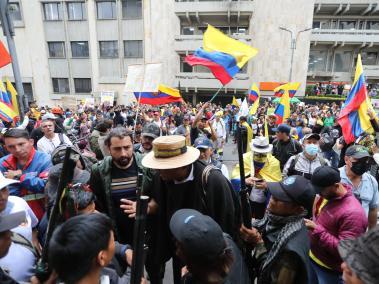 Bogotá febrero 8 de 2024. Cerca de 1000 personas protesta al frente del Palacio de Justicia por la calle 12, carrera 8 y Plaza de Bolívar, imágenes a la entrada vehículos de la calle 12