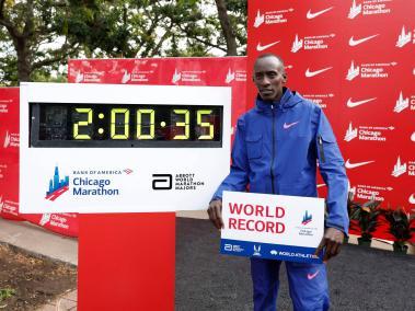 Kelvin Kiptum hizo el récord mundial de maratón en octubre de 2023 en Chicago. Murió este domingo.