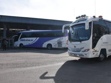 Buses de la empresa de transporte Velotax.