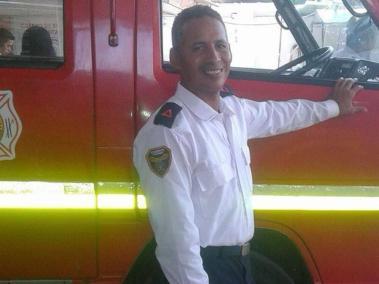 Alexander Márquez Carvajal falleció atendiendo la emergencia en la Zona Bananera.