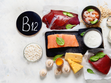 Incorporar la vitamina B12 a través de una dieta equilibrada puede elevar significativamente el rendimiento físico y mental.