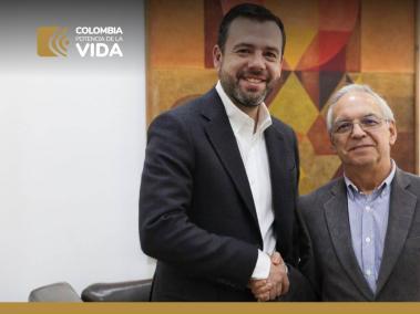 El alcalde de Bogotá, Carlos Fernando Galán, y el Ministro de Hacienda, Ricardo Bonilla, al finalizar el encuentro.
