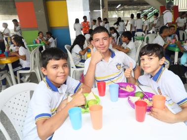 Un total de 130 mil estudiantes se benefician del PAE en Barranquilla.