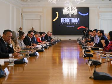 El presidente Gustavo Petro y varios de sus funcionarios se reunieron con el alcalde de Bogotá y el gobernador de Cundinamarca.