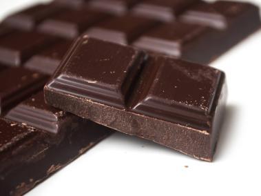 Este alimento es posible encontrarlo en varios supermercados con varios porcentajes de cacao.