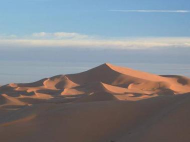La duna en estrella Lala Lallia tiene 100 metros de alto.