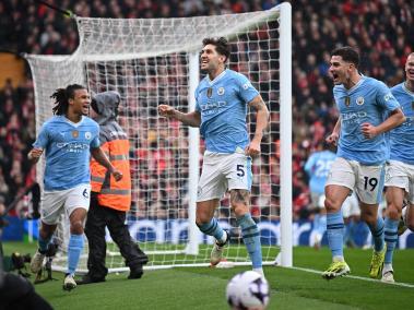 John Stones celebra el gol del Manchester City.