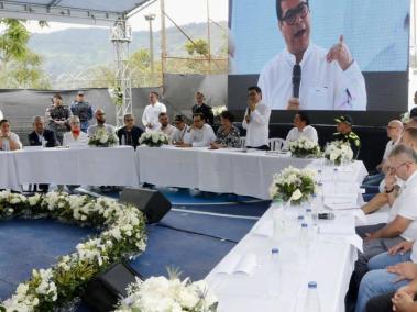 Diálogos de paz con bandas criminales de Medellín.
