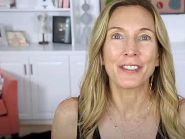 Esta beauty blogger compartió algunos de sus secretos para lucir una apariencia más rejuvenecida.