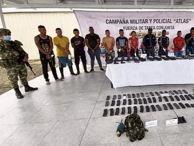 Las FF. MM. de Colombia realizan constantes operaciones en la frontera con Ecuador. En la foto, captura de disidentes de las Farc, en Tumaco.