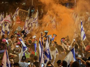 Miles de israelíes protestas contra Netanyahu.