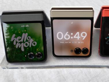 Los nuevos motorola Razr 50 ultra y Motorola Razr 50 son dos elegantes smartphones de bolsillo que llevan el poder de la IA a las manos de m??s usuarios.