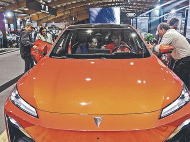 El buen cierre para el sector se debió a que en el último mes se facturaron más de 25.000 unidades. Carros híbridos y eléctricos fueron protagonistas.