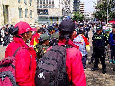 Operativos de recuperación del espacio público y sensibilización a vendedores informales en la carrera Séptima