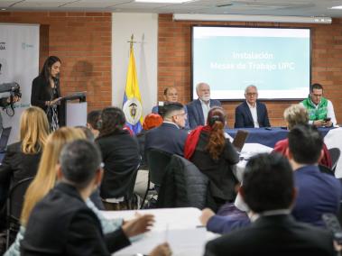 El ministro de salud Guillermo Alfonso Jaramillo en la instalación de la mesa de trabajo UPC