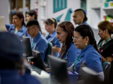 Usuarios de diferentes eps llegan al Audifarma