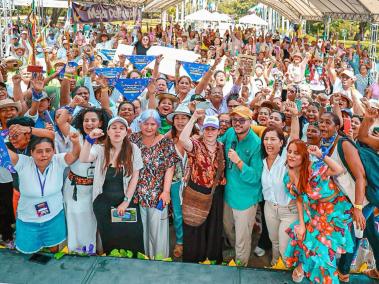 Mujeres reciben tierras en el Caribe
