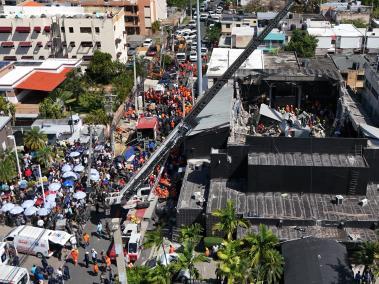 Fotografía de los trabajos de rescate en la discoteca Jet Set.