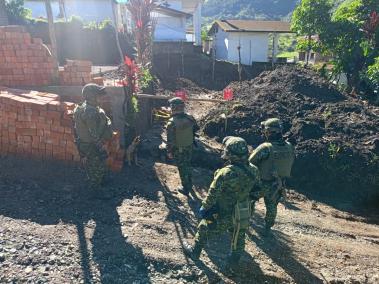 El Ejército desactivó el explosivo, de forma controlada.