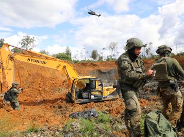 Grupos criminales trasladaron parte de sus operaciones a la minería por la alta rentabilidad del oro.
