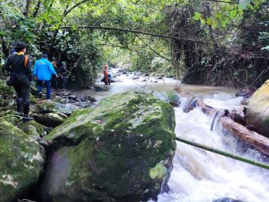 Creciente súbita en el río Suárez amenaza a poblaciones ribereñas en municipios como Villeta y Útica.