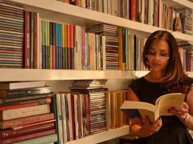 La Tertulia Literaria de Gloria Luz Gutiérrez apoya a escritores que nunca han publicado sus obras.