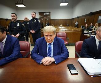 El ex presidente de los Estados Unidos Donald Trump en el tribunal penal de Manhattan.