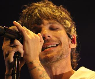 El cantante británico Louis Tomlinson, exintegrante de One Direction, durante su concierto en Bogotá el 28 de mayo de 2024.