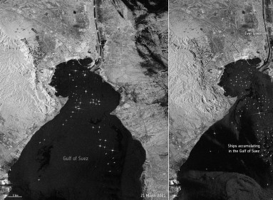 El enorme buque portacontenedores Ever Given, encajado en el Canal de Suez de Egipto, es visible en las nuevas imágenes capturadas por la misión Copernicus Sentinel-1.