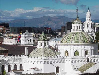 Caminar por el centro histórico de Quito es hacer un viaje a la época de la Colonia.