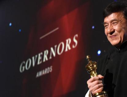 Jackie Chan, cuando recibió el Óscar honorífico.