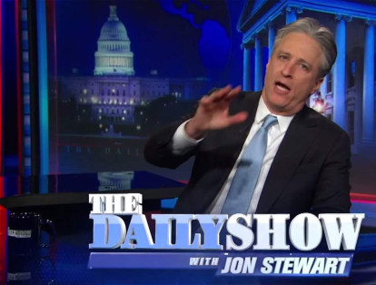 El expresentador del programa 'Daily Show' Jon Stewart indicó que podría "tomar un cohete espacial e ir a otro planeta, porque claramente este mundo ha enloquecido".