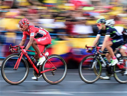 Nairo Quintana logró, por segunda vez en la historia del ciclismo colombiano, llegar a lo alto del podio en una de los eventos deportivos más reconocidos a nivel mundial: La Vuelta España.