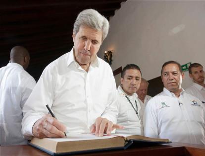 John Kerry secretario de estado de los Estados Unidos durante un conservatorio con desmovilizados de las Farc.